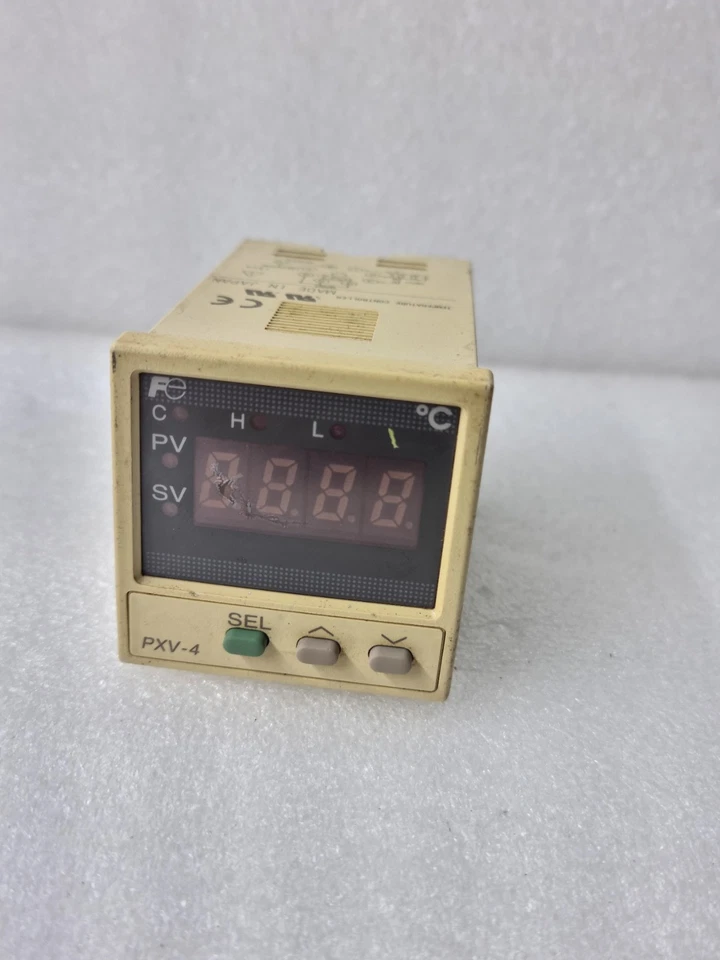 FUJI PXV-4 PXV4TAY2-0Y000 TEMPERATURE CONTROLLER PXV4TAY2-0Y000 MADE-JAPAN